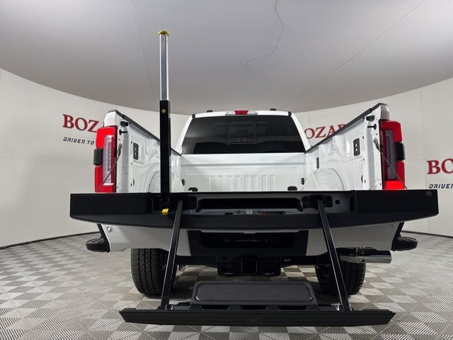 2025 Star White Metallic Tri-Coat Ford Super Duty F-350 SRW Platinum 4X4 Truck