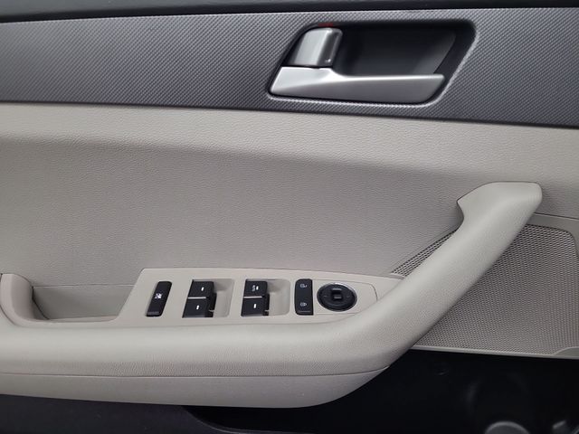 2017 – Hyundai – Sonata