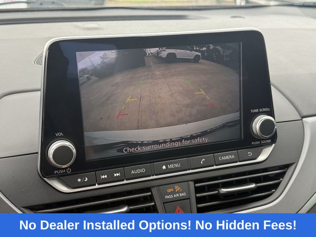 2023 Nissan Altima 2.5 SR White at Central Houston Nissan
