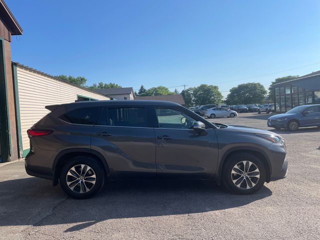 Used 2021 Toyota Highlander SUV