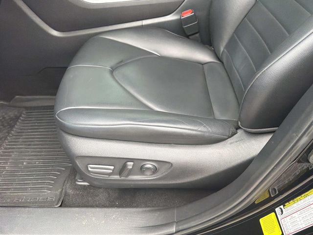 Used 2024 Toyota Highlander SUV