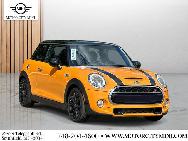 Volcanic Orange 2014 MINI Cooper Hatchback Front-Wheel Drive 6-Speed Manual