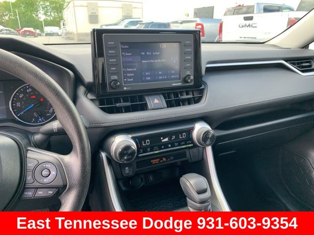 2022 Toyota RAV4 Hybrid LE photo