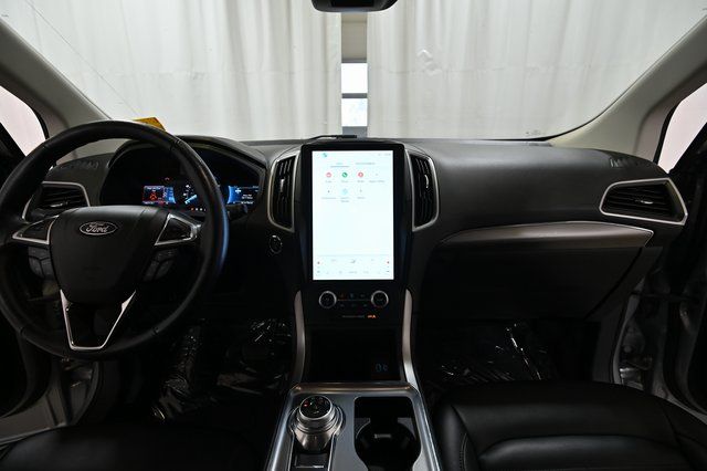 Used 2022 Silver Ford SEL image 2