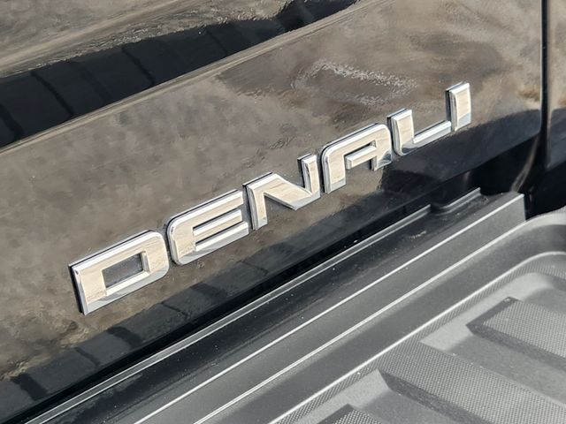 2017 GMC Sierra 2500HD Denali - 11