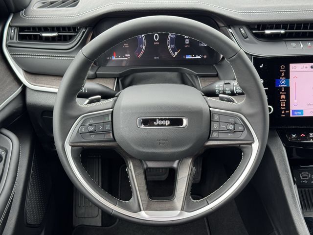 2026 Jeep Grand Cherokee Laredo White/off-white at Big Star Buick GMC