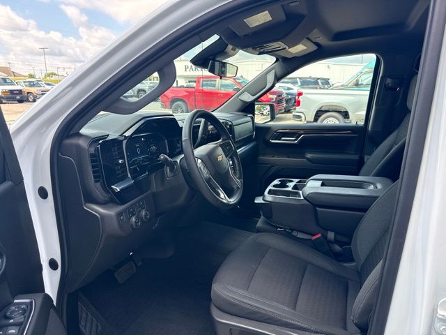2023 Chevrolet Silverado 1500 LT:L44120A