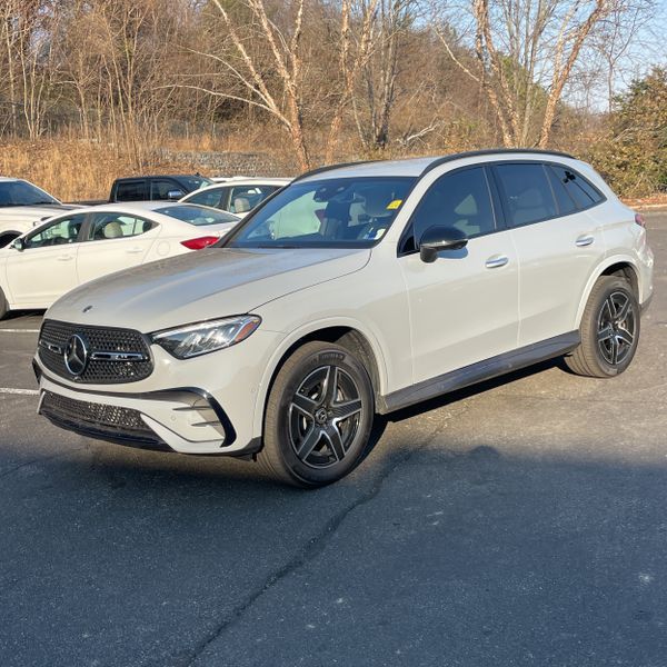 2026 Mercedes-Benz GLC 300 RWD