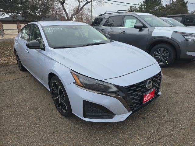 2023 Nissan Altima 2.5 SR FWD
