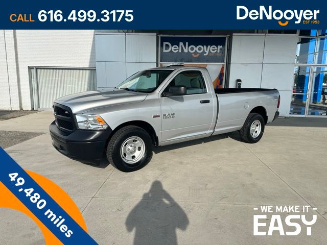 Bright Silver Clearcoat Metallic 2018 RAM 1500 Pickup Truck 4X2 8-Speed Automatic