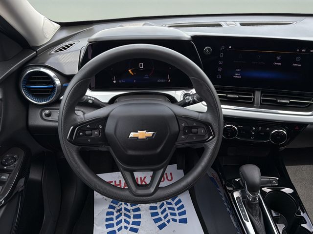 2025 Chevrolet Trax LT - Photo 14