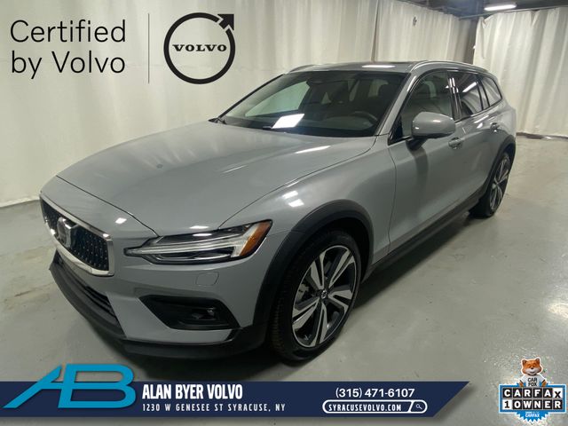 Vapour Gray Metallic 2025 Volvo V60 Cross Country B5 Plus AWD Wagon All-Wheel Drive Automatic