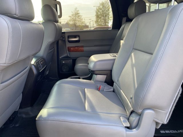 2019 Toyota Sequoia Platinum photo