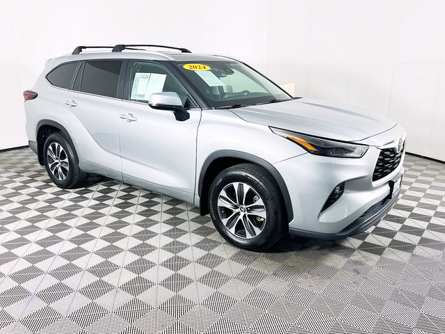 2024 Toyota Highlander XLE FWD