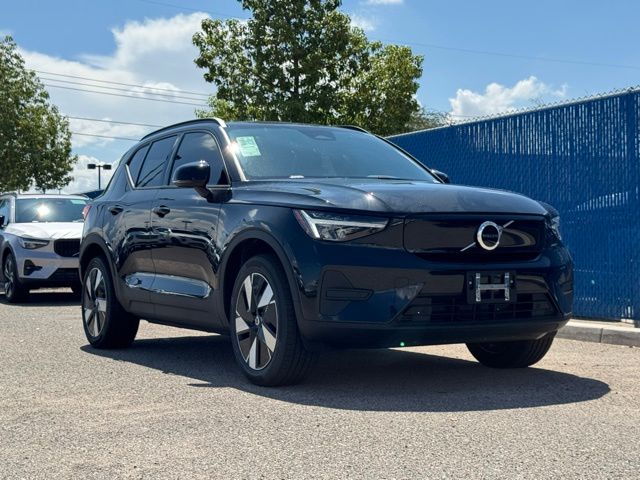 2025 Volvo EX40