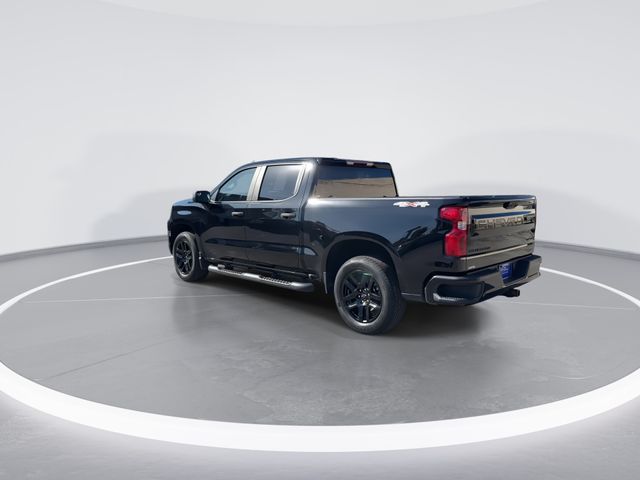 Used 2023 Black Chevrolet Custom image 5