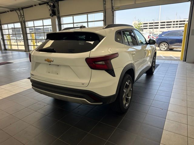 2025 Chevrolet Trax LT - 2