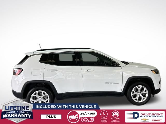 2024 Jeep Compass Latitude - Image 2