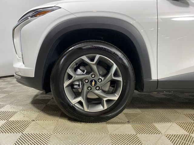 2025 Chevrolet Trax LT photo