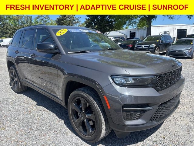 Baltic Gray Metallic Clearcoat 2023 Jeep Grand Cherokee Altitude X 4WD SUV / Crossover Four-Wheel Drive 8-Speed Automatic