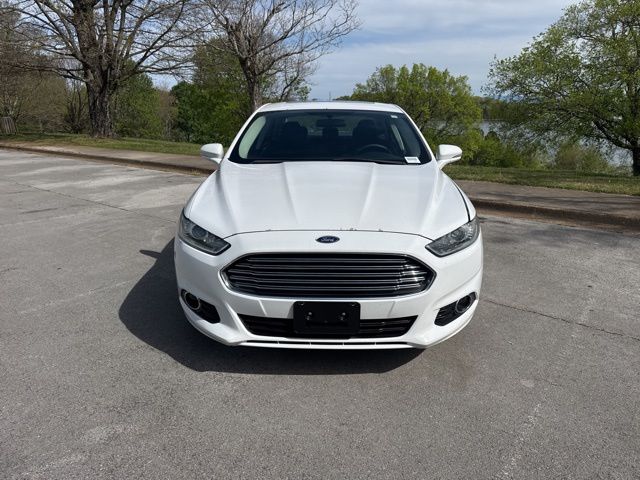 Used 2015 White Ford SE image 2