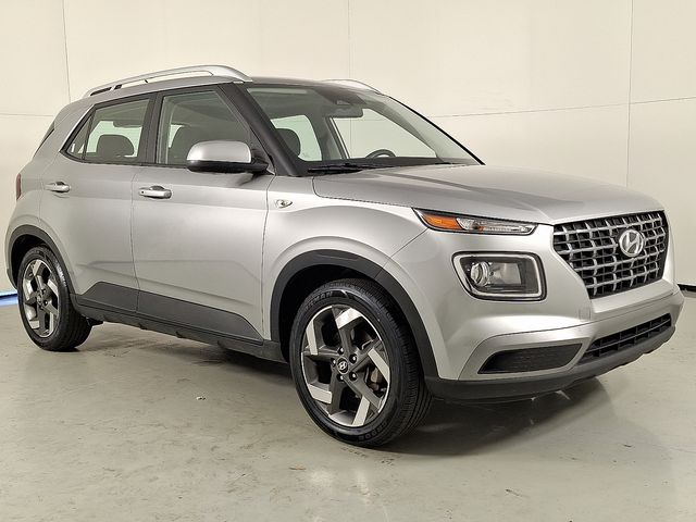 2024 Hyundai Venue SEL's photo