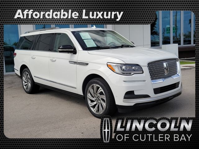 White Metallic 2022 Lincoln Navigator SUV / Crossover 4X2 Automatic