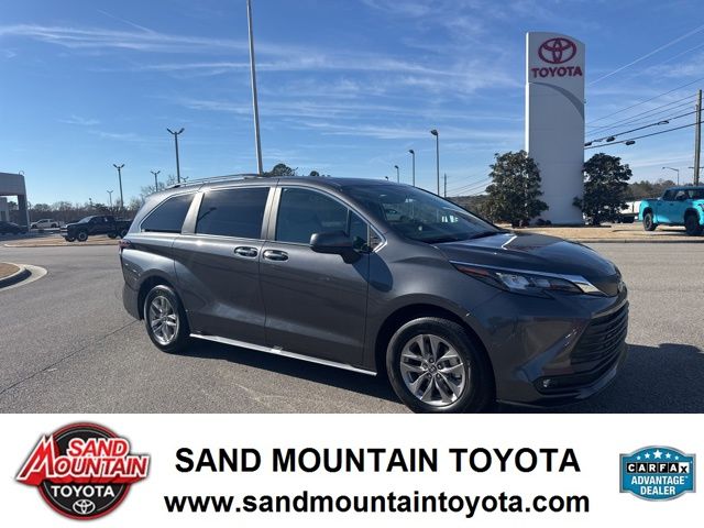2025 Toyota Sienna XLE 7-Passenger FWD