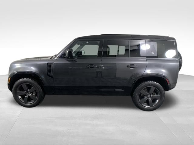 2023 Land Rover Defender 110 X-Dynamic SE 4