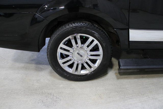 Used 2008 Black Lincoln Base image 10