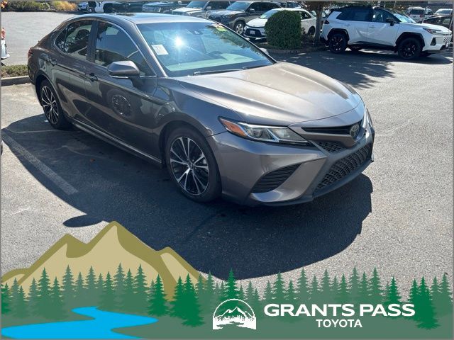 2019 Toyota Camry SE FWD