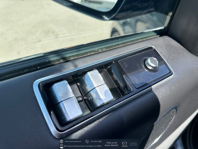 Used 2022  Land Rover HST image 19