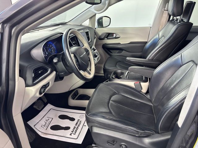 Used 2019 Chrysler Pacifica Van