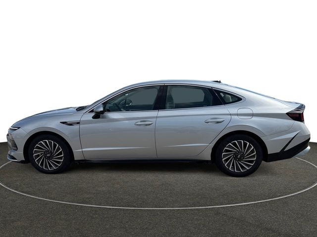 Certified Used 2025 Silver Hyundai SEL image 2