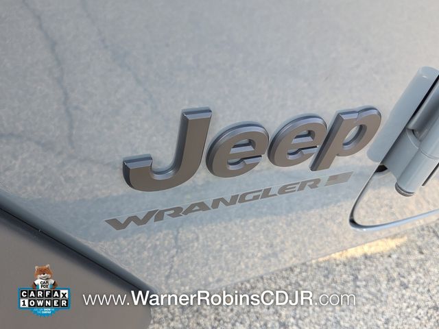 Used 2024 Gray Jeep Sport S image 19