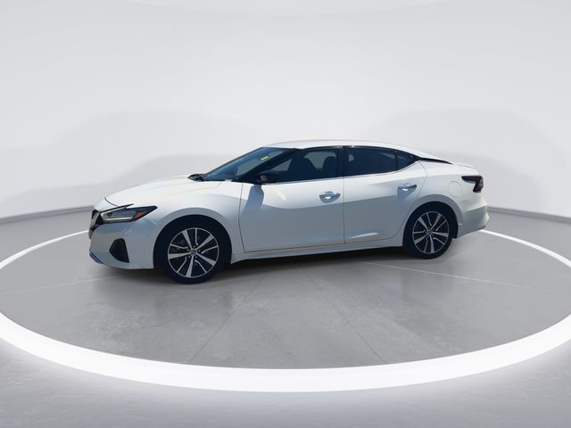 Used 2020 White Nissan 3.5 S image 5