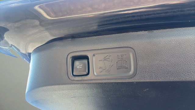 Used 2019 Black Ford Platinum image 36