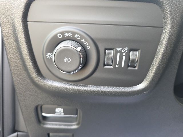 2025 Jeep Grand Cherokee Limited - Bright White Clearcoat exterior view 13