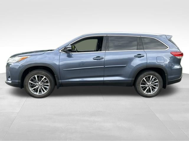 used 2019 Toyota Highlander car, priced at $24,059