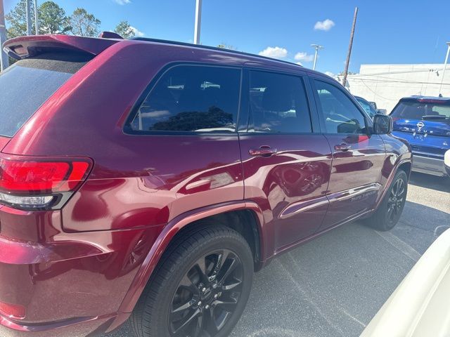 2017 Jeep Grand Cherokee Altitude 9