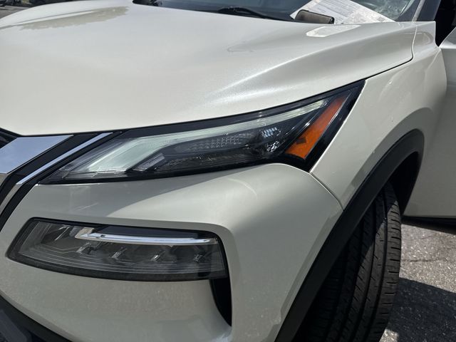 Used 2023 White Nissan SV image 29