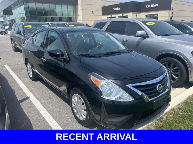 2017 Nissan Versa 1.6 SV photo