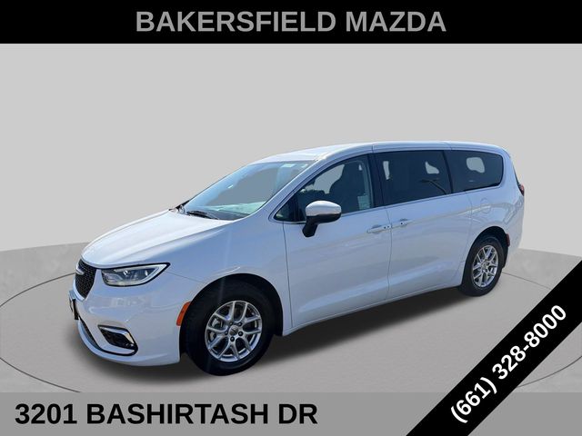 2023 Chrysler Pacifica Touring L FWD   