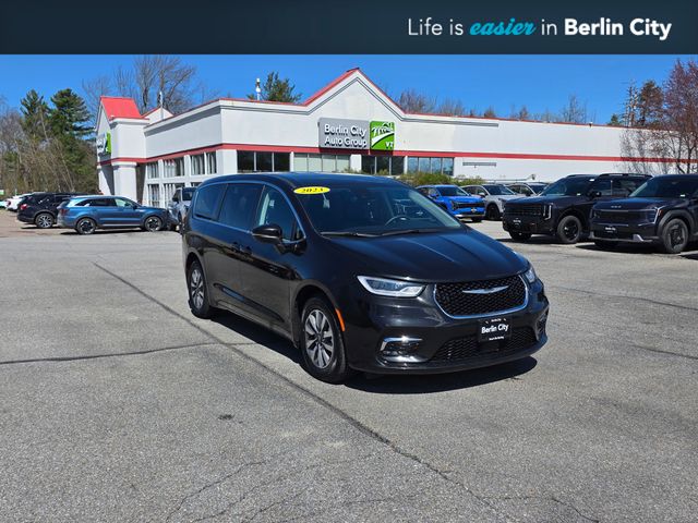 2023 Chrysler Pacifica Hybrid Touring L FWD