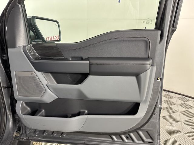 2025 Carbonized Gray Metallic Ford F-150 Lariat 4X4 Truck