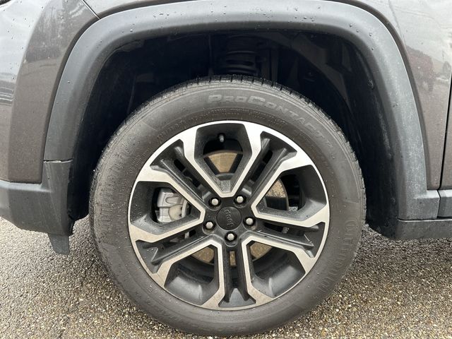 Certified Used 2024  Jeep Limited image 20