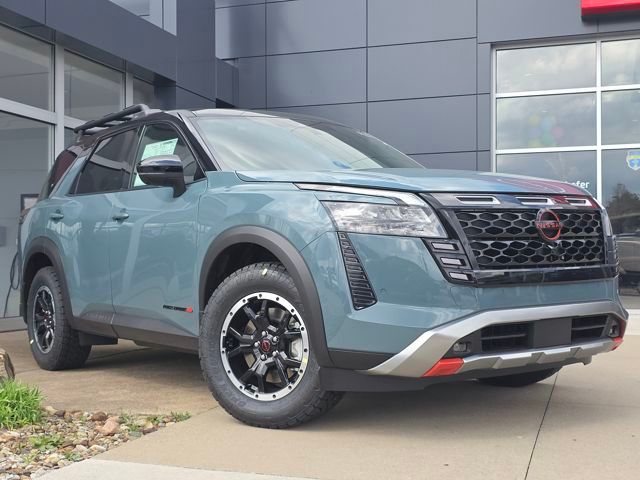 View vehicle photo 2