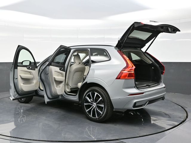 2025 Volvo XC60  photo
