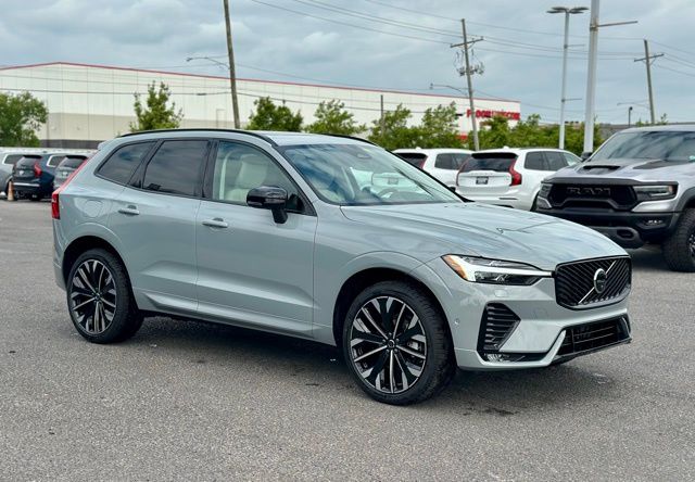 2026 Volvo XC60 B5 Ultra