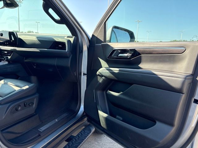 Used 2025 Chevrolet Suburban SUV